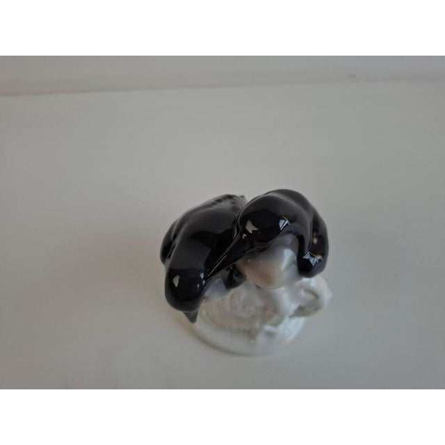 Art Deco Czech Porcelain Penguin Figurine from Pfeiffer & Löwenstein, 1930 For Sale - Image 4 of 15