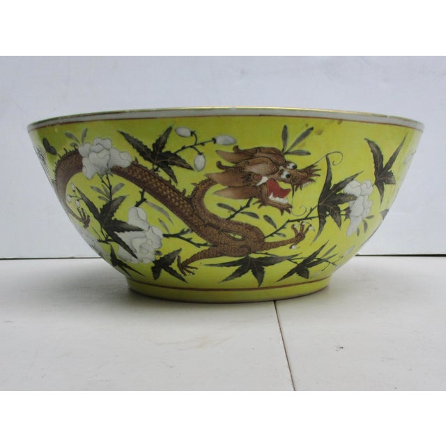 Chinese Porcelain Center Bowl Guangxu Seal Late 19th For Sale - Image 10 of 16
