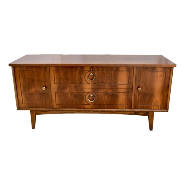 Vintage Lane MCM Walnut Cedar Chest on Legs For Sale