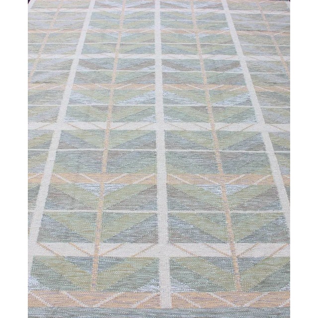 Keivan Woven Arts Scandinavian Flat-Weave Design Rug with Green, Gray, and Peach. Keivan Woven Arts / rug RJK-24598,...