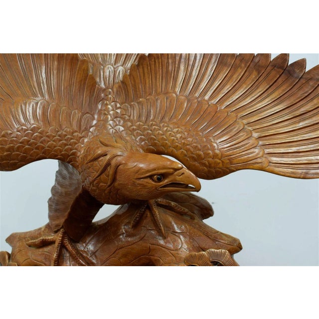 彫刻 WOOD MONUMENT 箱根彫刻の森美術館にある全面ステンドグラスで出来た円柱の塔