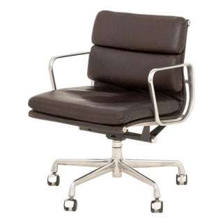 Charles and Ray Eames Soft Pad Management Chair For Sale