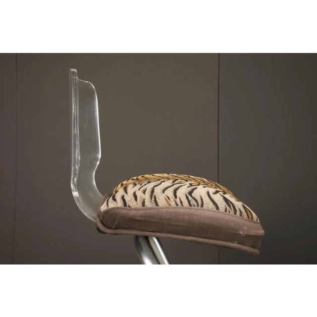 Pair of Lucite and Chrome Barstools by Luigi Bardini for Miniforms Italy, 1970s For Sale - Image 12 of 18