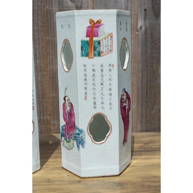 19th Century Chinese Famille Rose Wushuang Pu Porcelain Hexagonal Vases, Set of 2 For Sale - Image 6 of 18