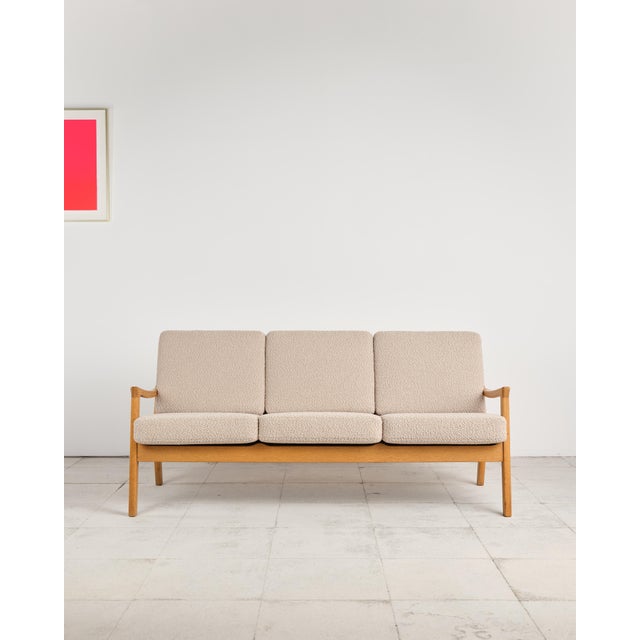 Ole Wanscher Mid-Century Danish Three-Seater Sofa in Oak with Bouclé Cover by Ole Wanscher for France & Son, 1950s For Sale - Image 4 of 18