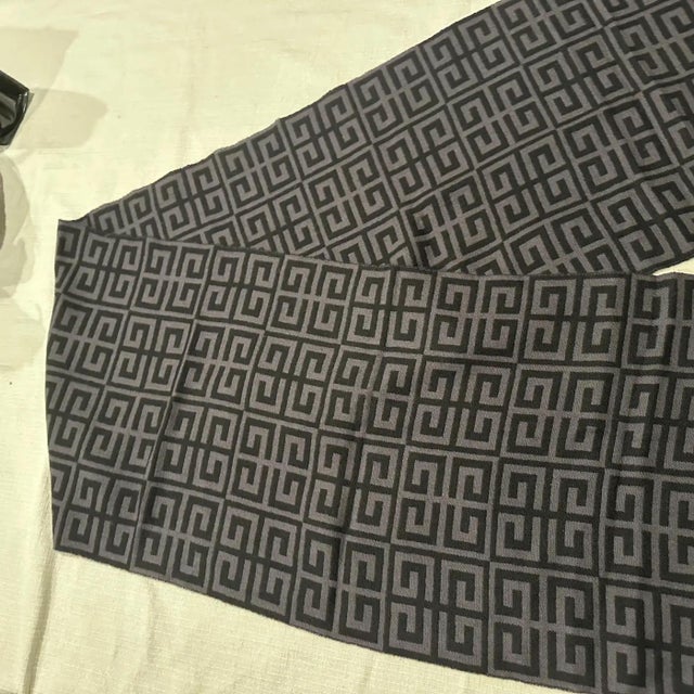 Textile 1990s Vintage Grey and Black Wool Continuous Logo Scarf by Givenchy For Sale - Image 7 of 10