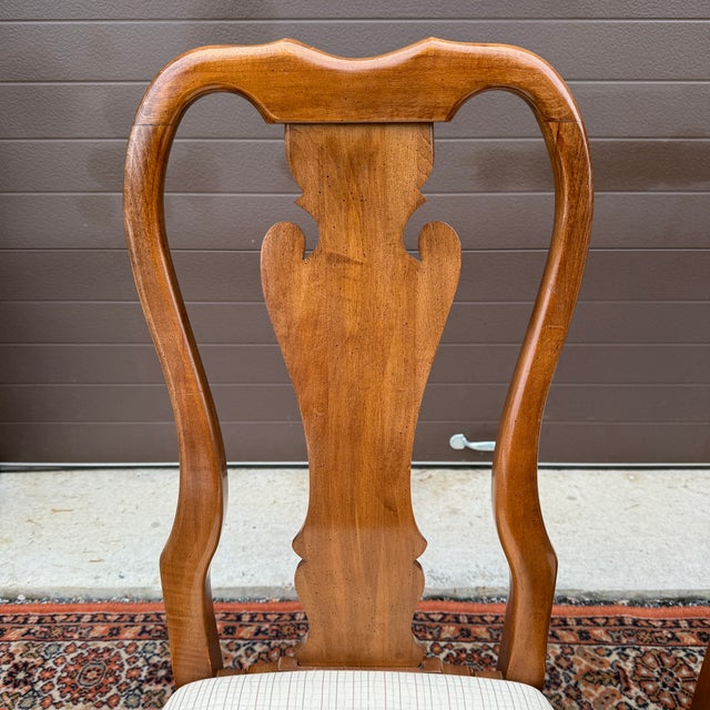 American Vintage Thomasville Winston Court Collection Queen Anne Solid Cherry Dining Chairs - A Pair (A) For Sale - Image 3 of 16