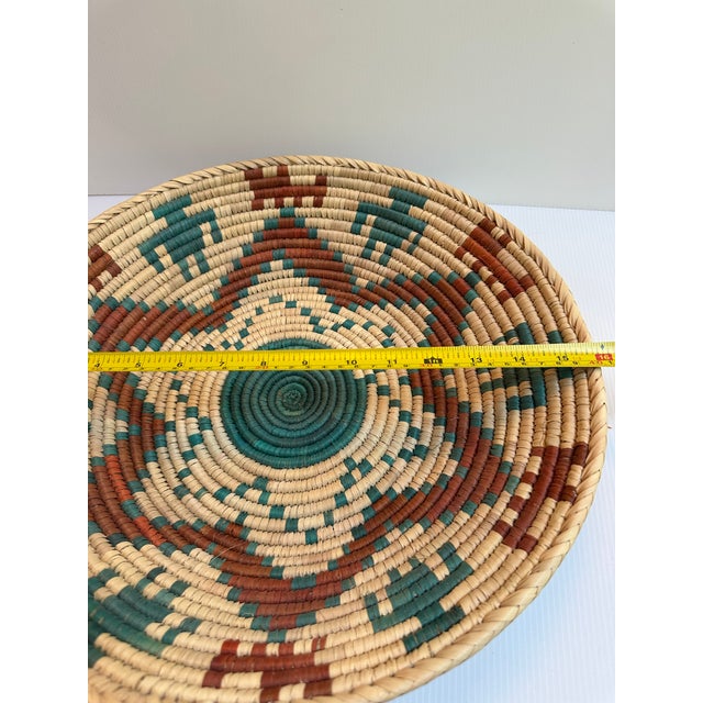 Vintage 1980s Tribal Weaving Coiled Handmade Boho Basket 16" Diameter Southwestern Home Decor For Sale - Image 10 of 11