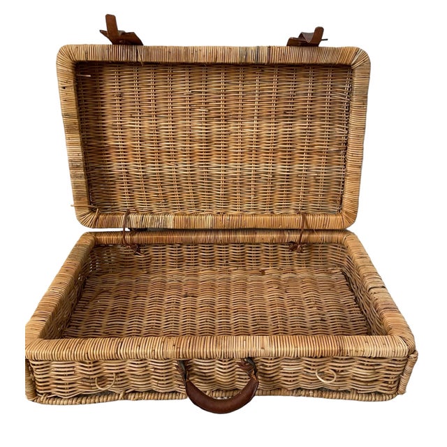 Vintage Wicker Picnic or Storage Basket/Hamper With Leather Handle and ...
