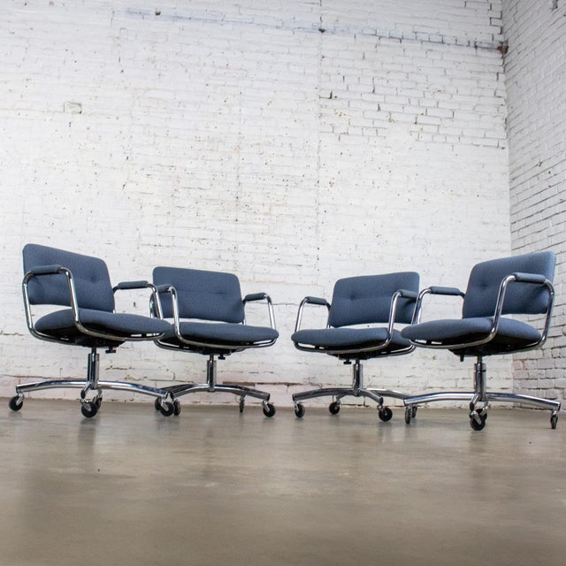 Late 20th Century Late 20th Century Modern Set of 4 Steelcase Swivel Dining or Game Chairs 4 Prong Chrome Bases W/Casters For Sale - Image 5 of 18