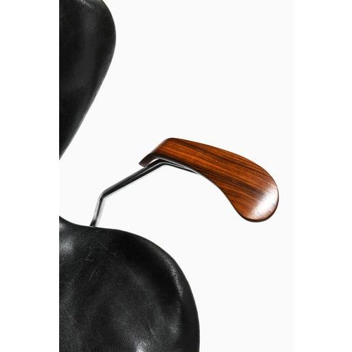 Office Chair in Leather, Steel and Rosewood by Arne Jacobsen for Fritz Hansen, 1967 For Sale - Image 10 of 11