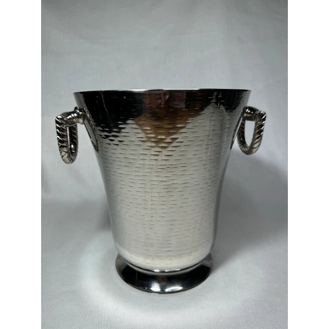 1980s Vintage Traditional Silver Finish Hammered Metal Insulated Ice Bucket For Sale - Image 5 of 12