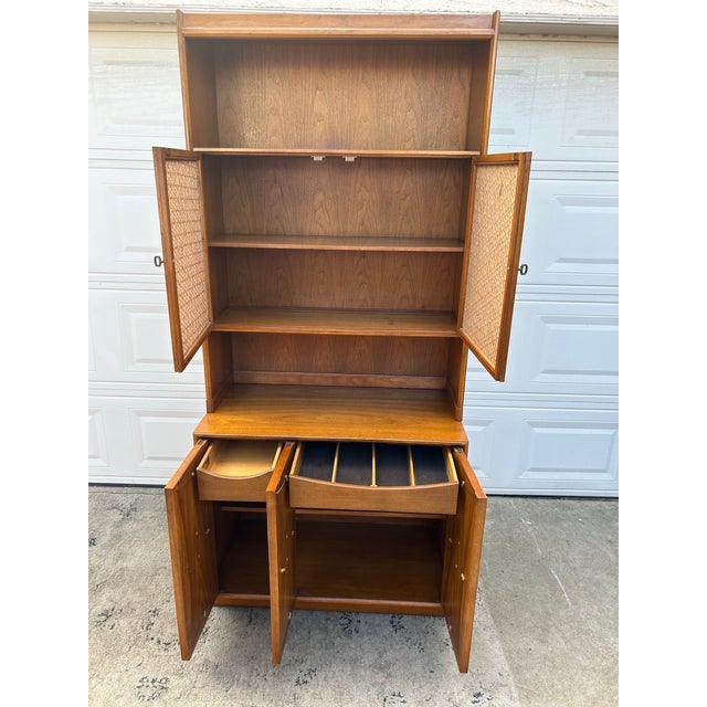 Heritage Heritage Mid-Century Buffet and Cane Wood Hutch China Cabinet. For Sale - Image 4 of 11