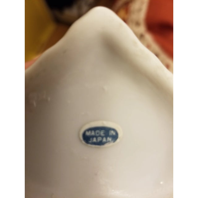 Otagiri Company 1970s Otagiri Iris Rhapsody Heart Shaped Vase For Sale - Image 4 of 5