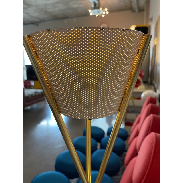 Pair of Gerald Thurston Lightolier Tripod Floor Lamps, Early 50s Design For Sale - Image 10 of 12