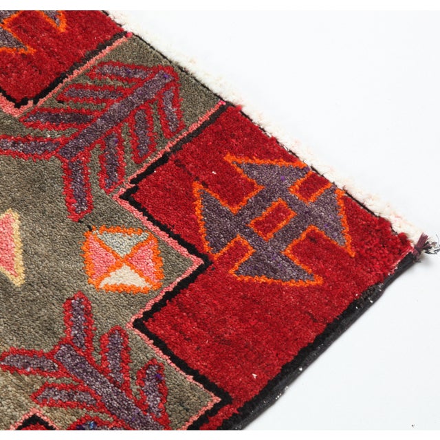 Mid 20th Century Anatolian Hand Knotted Rug With Bold Geometric Motifs – 3' 11'' X 6' 2'' For Sale In Tampa - Image 6 of 12