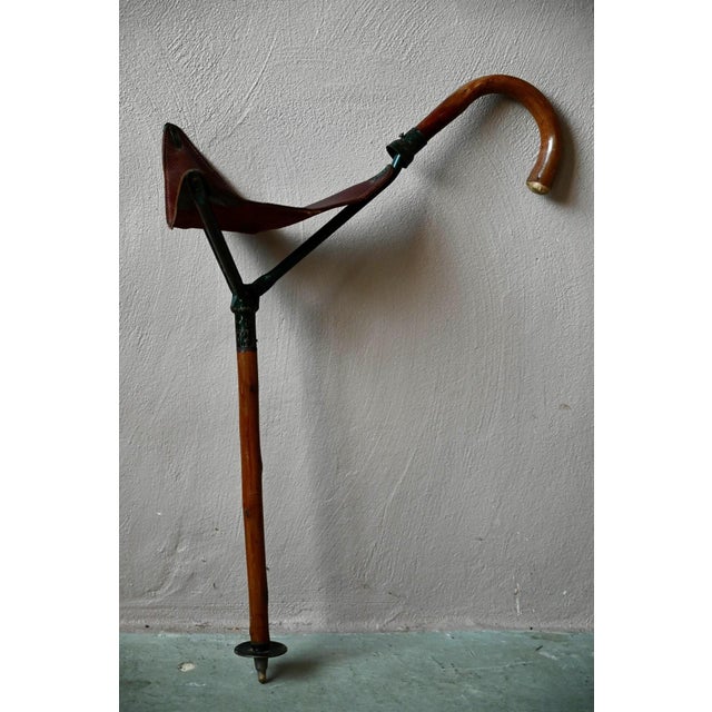 20th Century English Hunting Walking Stick with Seat in Bamboo, Leather and Metal, 1960s For Sale - Image 6 of 13