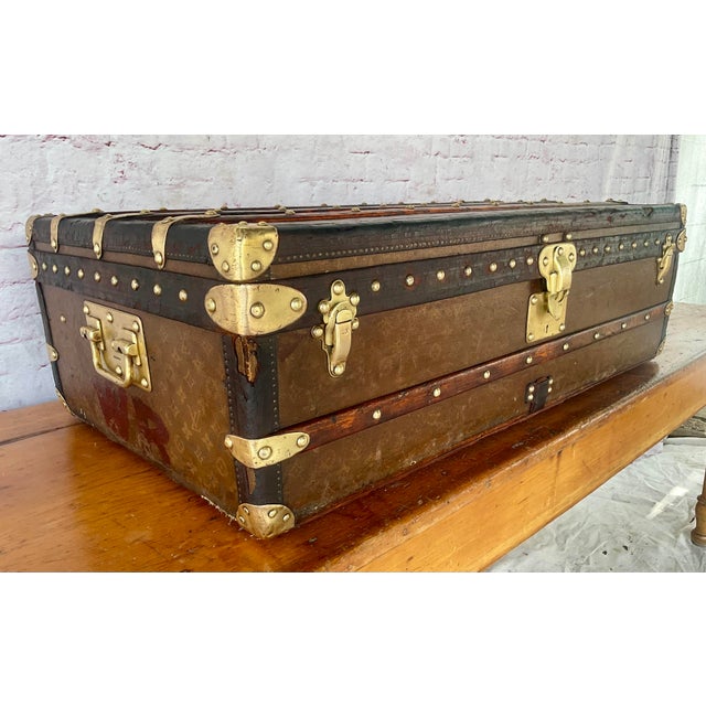 Louis Vuitton Vintage Louis Vuitton Cabin Steamer Trunk, Leather & Wood, France For Sale - Image 4 of 16