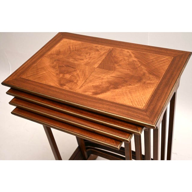 Early 20th Century Antique Edwardian Walnut Nest of Four Tables, 1900, Set of 4 For Sale - Image 5 of 10
