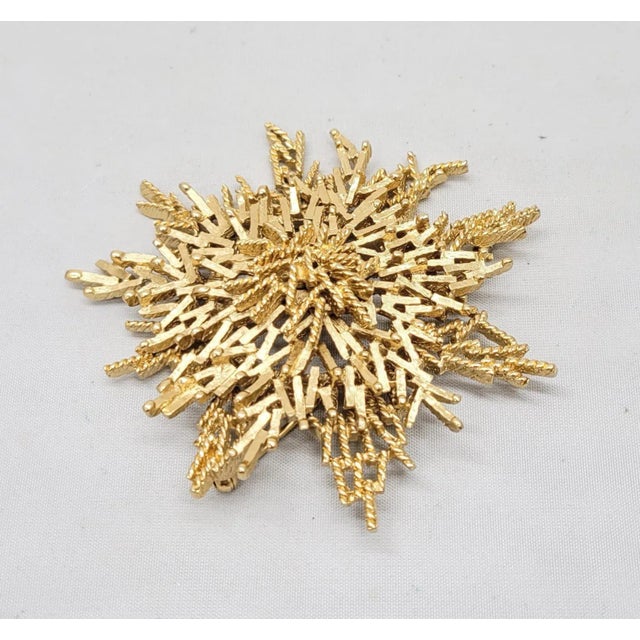 Monet Vintage Signed Monet Modernist Goldtone Snowflake Brooch For Sale - Image 4 of 8