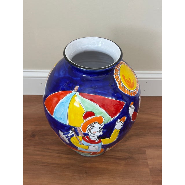 1970s La Musa Hand-Painted Italian Ceramic Floor Vase For Sale In New York - Image 6 of 9