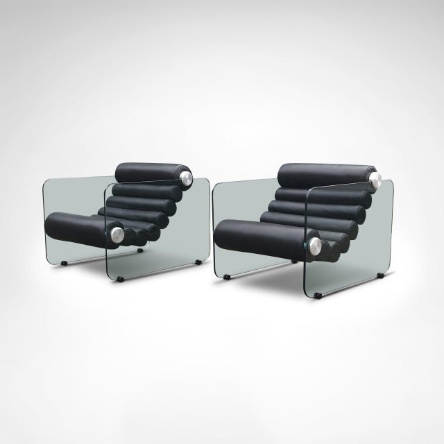Italian space age design by Fabio Lenci, the Hyaline (pronounced as “Hay’Line) chairs are a prime example of Italian...