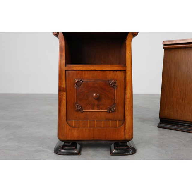 This refined pair of Italian Art Deco nightstands from the 1920s beautifully captures the movement’s transition toward...