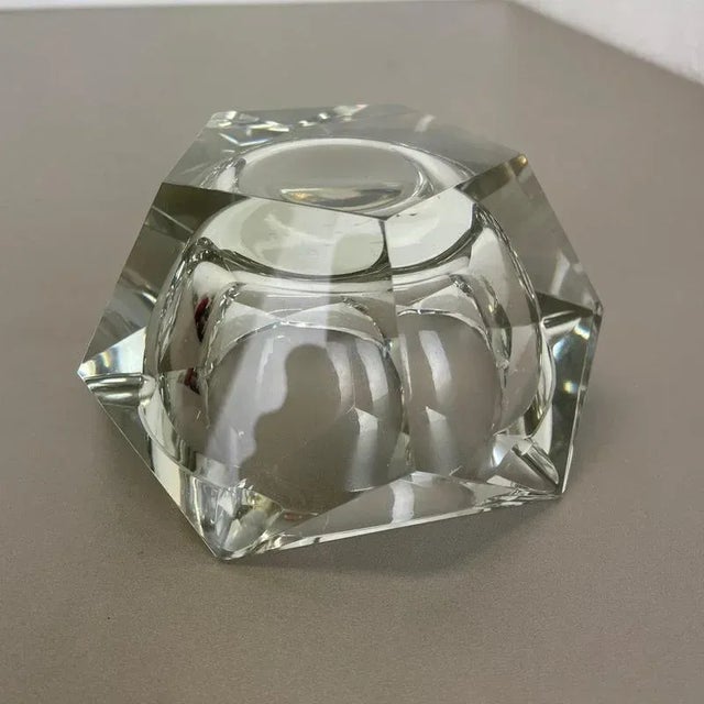 Large Murano Faceted Diamond Ashtray in the style of Flavio Poli, 1970s For Sale - Image 16 of 18
