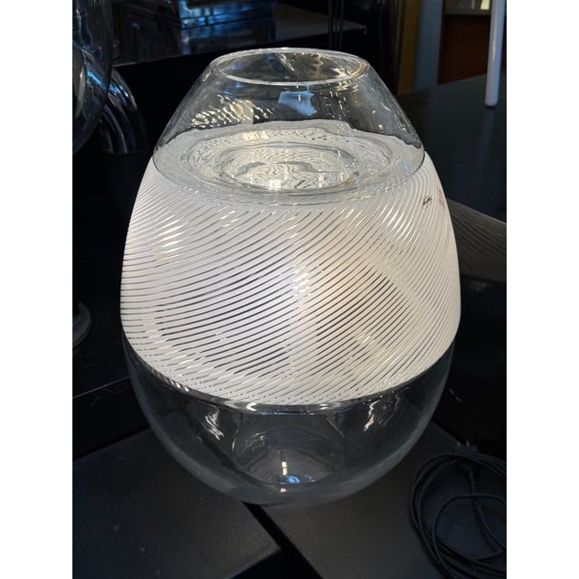 1970s Model Lt 353 "Egg" Table Lamp & Vase by Carlo Nason for Av Mazzega For Sale In Los Angeles - Image 6 of 10