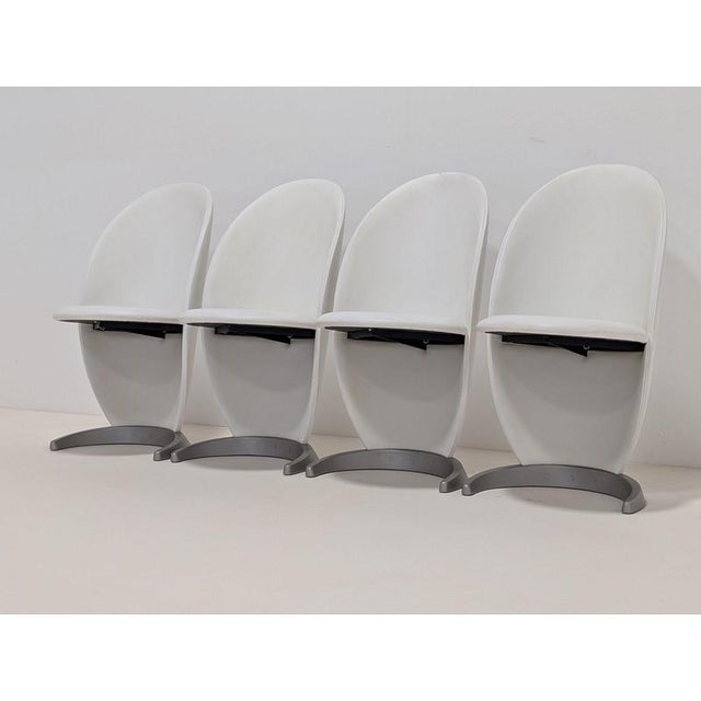 The petalo chair is a refined expression of contemporary italian design, combining sculptural elegance with exceptional...