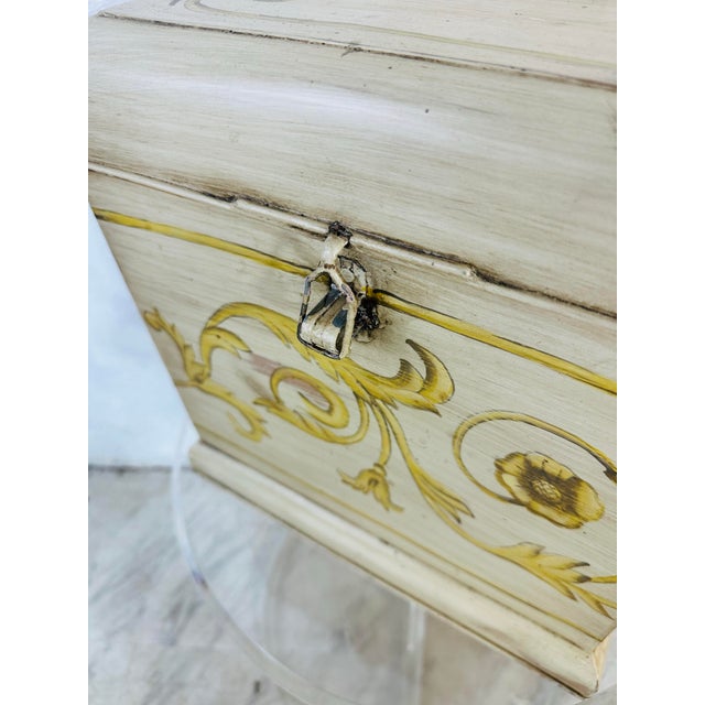 Large Vintage Tole Box For Sale - Image 4 of 6