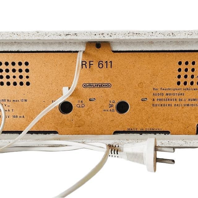 White Vintage RF 420 Grundig Radio in White, 1970s For Sale - Image 8 of 11