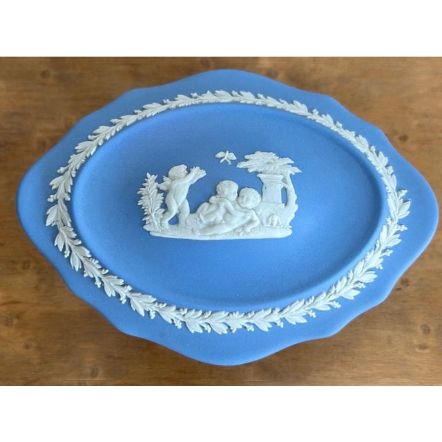 Made in England, highly collectible, in great condition. Part of a large private collection. Ideal as a classy jewelry box...