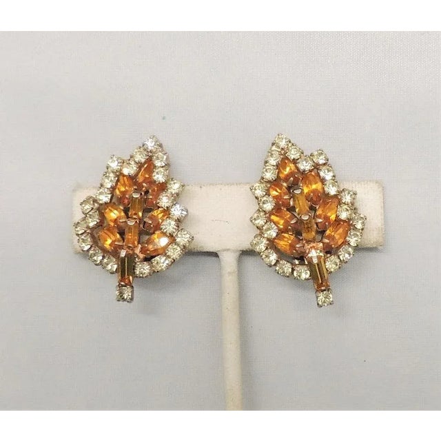 1950s Vintage 1950s Signed Kramer Faux-Citrine Leaf Clip Earrings - 2 Pieces For Sale - Image 5 of 8