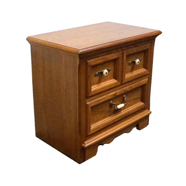 Thomasville Thomasville Furniture Homecoming Collection Solid Oak Rustic Country Style 26" Two Drawer Nightstand 43811-810 For Sale - Image 4 of 12