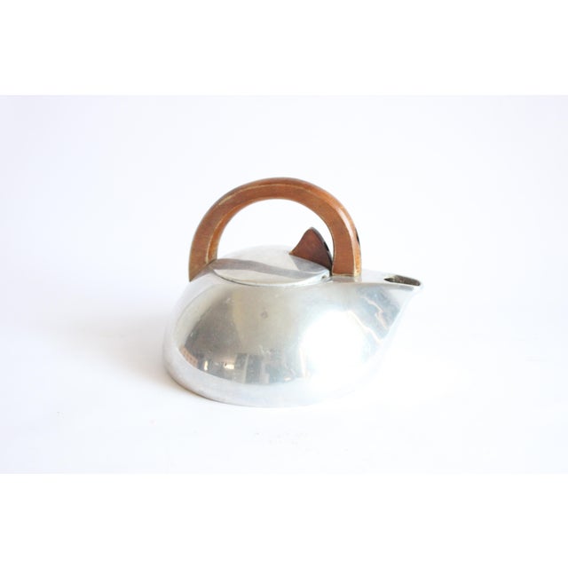 Modern Streamline K3 Kettle by Jean Picquot for Burrage and Boyd Ltd, 1940s For Sale - Image 4 of 11