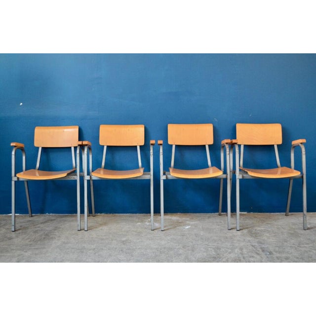 Published by the Italian firm “Caloi” in the 1960s, this office chair posted an undeniable industrial look. Metal...