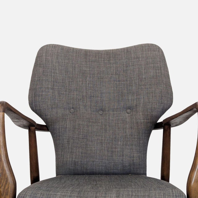 Mid-Century Modern Lounge Chair With Wooden Frame and Grey Upholstery For Sale In San Francisco - Image 6 of 9
