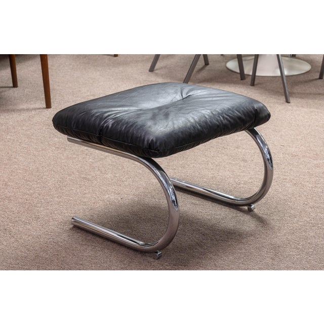 Milo Baughman for Dia Black Leather and Tubular Chrome Vintage Rocker & Ottoman For Sale - Image 11 of 11