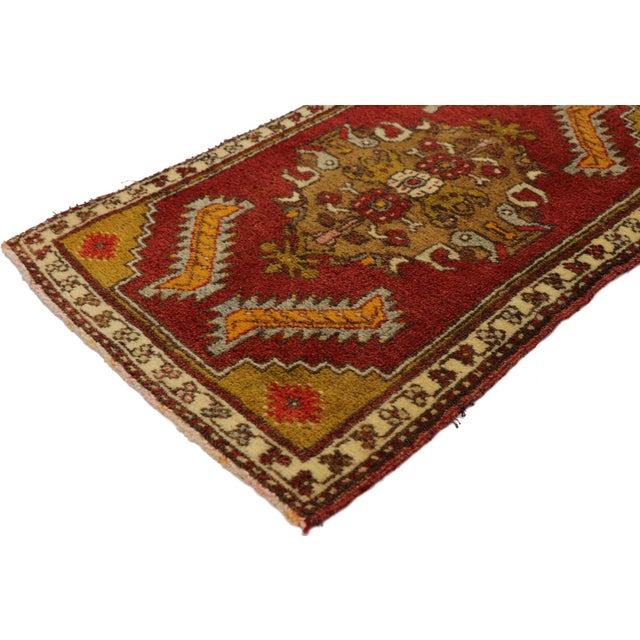 51832 Vintage Turkish Yastik Rug, 01'05 x 02'03. This hand-knotted wool vintage Turkish Yastik rug is a beautiful example...