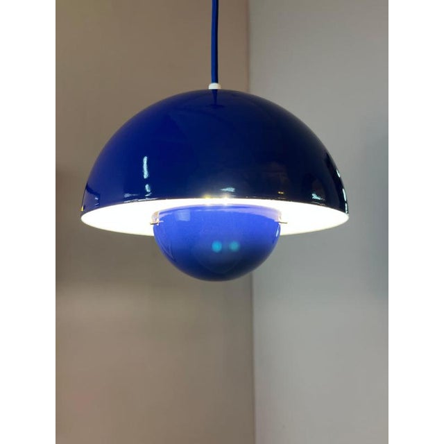 Flowerpot Pendant Lamp with Blue Enamel by Verner Panton for Louis Poulsen For Sale - Image 5 of 11