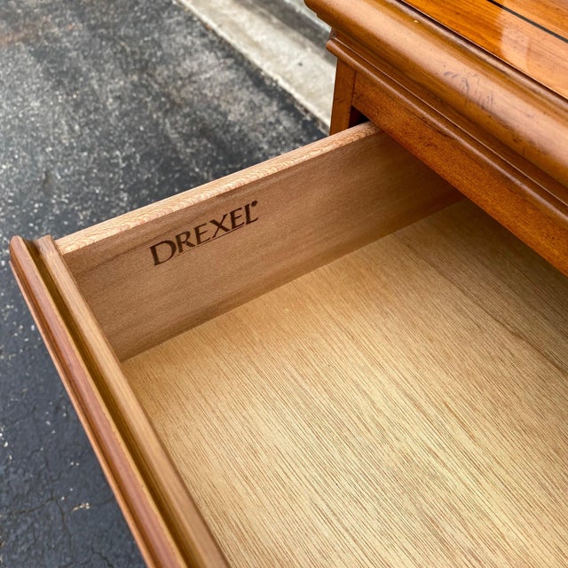 Vintage Drexel Yorkshire Collection American Dresser with 7 Drawers