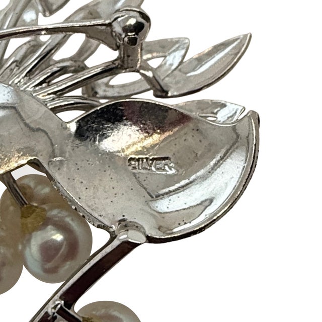 Art Deco Vintage Sterling Silver Akoya Cultured Pearl Leaf Brooch For Sale - Image 3 of 3