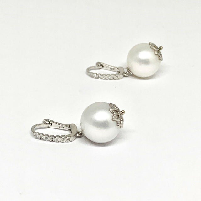 Traditional Diamond Large South Sea Pearl Earrings 14k Gold Certified For Sale - Image 3 of 8