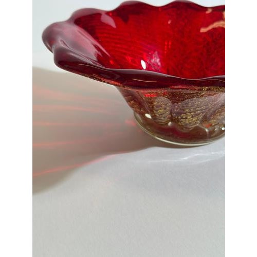 This Murano glass bowl by Barovier & Toso, produced in Italy around the 1960s, is a striking example of the cordonato...