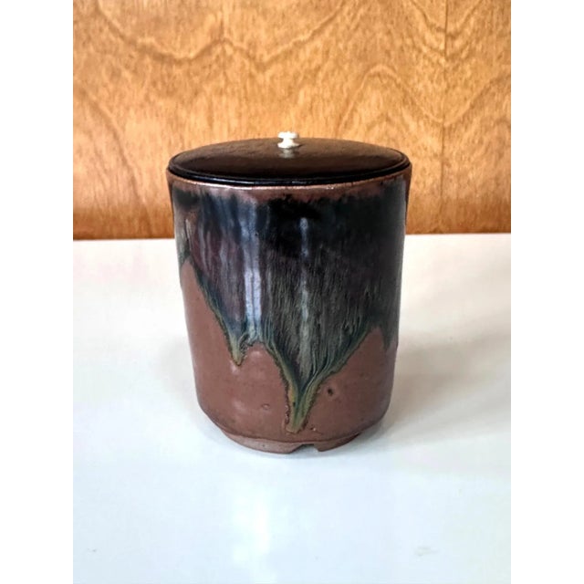 Ceramic 19th Century Japanese Ceramic Takatori Ware Hoso Mizusashi For Sale - Image 7 of 12