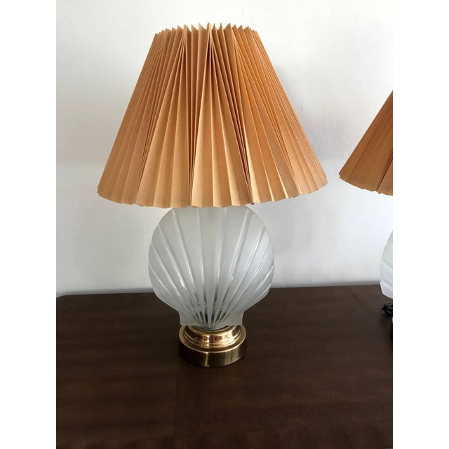 Hollywood Regency Pair of Shell Form Glass Table Lamps For Sale - Image 3 of 8