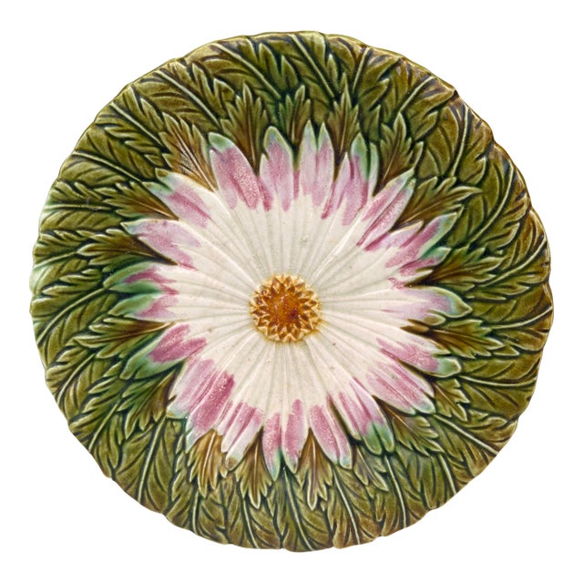 French Majolica Daisy Plate Orchies, Circa 1890 For Sale
