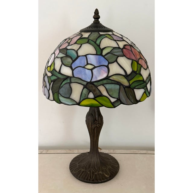 Late 20th Century Vintage Mid 20th Century Tiffany Style Stained Glass Table Lamp For Sale - Image 5 of 11