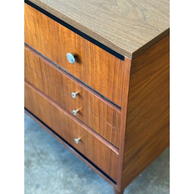 Brown 1960s "Townset" Chest of Drawers by Morris of Ca, Attributed For Sale - Image 8 of 11